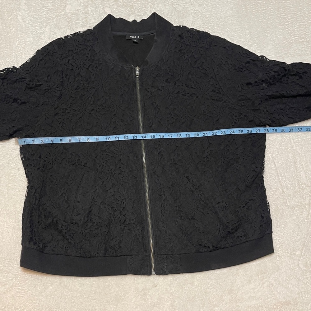 Torrid Black Floral Lightweight Zip Up Bomber Jacket Goth Transitional Womens 4X - Picture 4 of 8